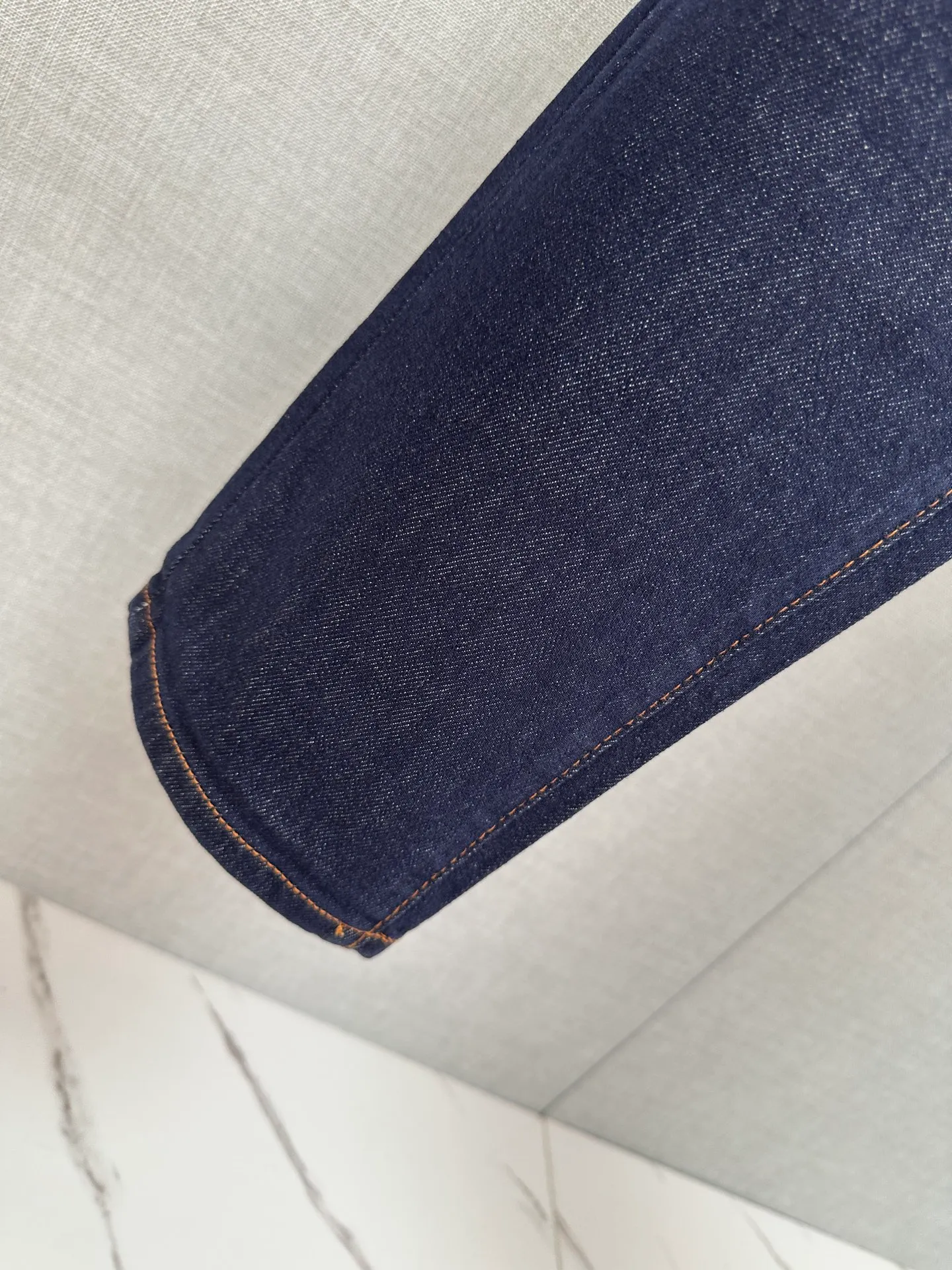 New products from LP counter, original jeans, made by original heavy industry, brand Classic LOGO design, complete with three standards! Original hardware accessories. The denim fabrics are customized at the counter and are completely matched to the counter. You are welcome to try them on before buying. Don’t be afraid of comparing good products. Sizes:28—40